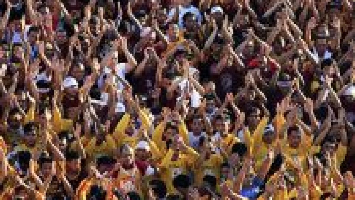 filipine peste un milion de credinciosi au omagiat statuia facatoare de minuni a lui isus cristos