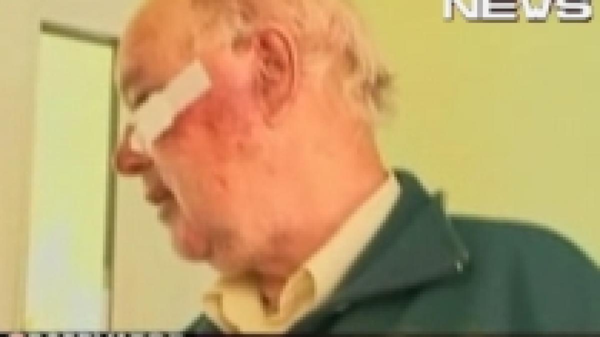 fostul primar dintr o comuna mureseana si sotia lui batuti in propria casa video