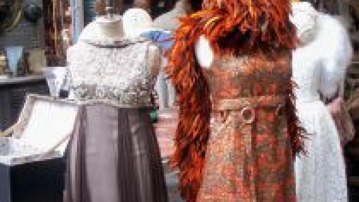 moda vintage un stil de viata afacerile cu haine de epoca prind avant pe internet