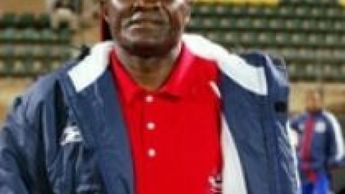 malawi l a rasplatit pe antrenorul kinnah phiri cu un nou contract dupa minunea cu algeria