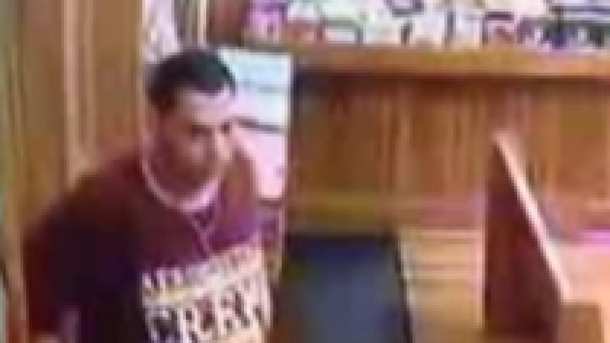 tentativa de viol in biserica surprinsa de camerele de supraveghere video