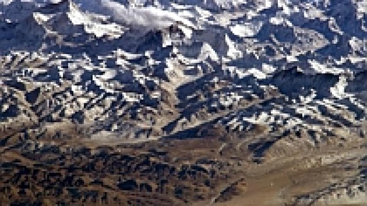 tibet va avea cel mai inalt aeroport din lume la 4436 metri