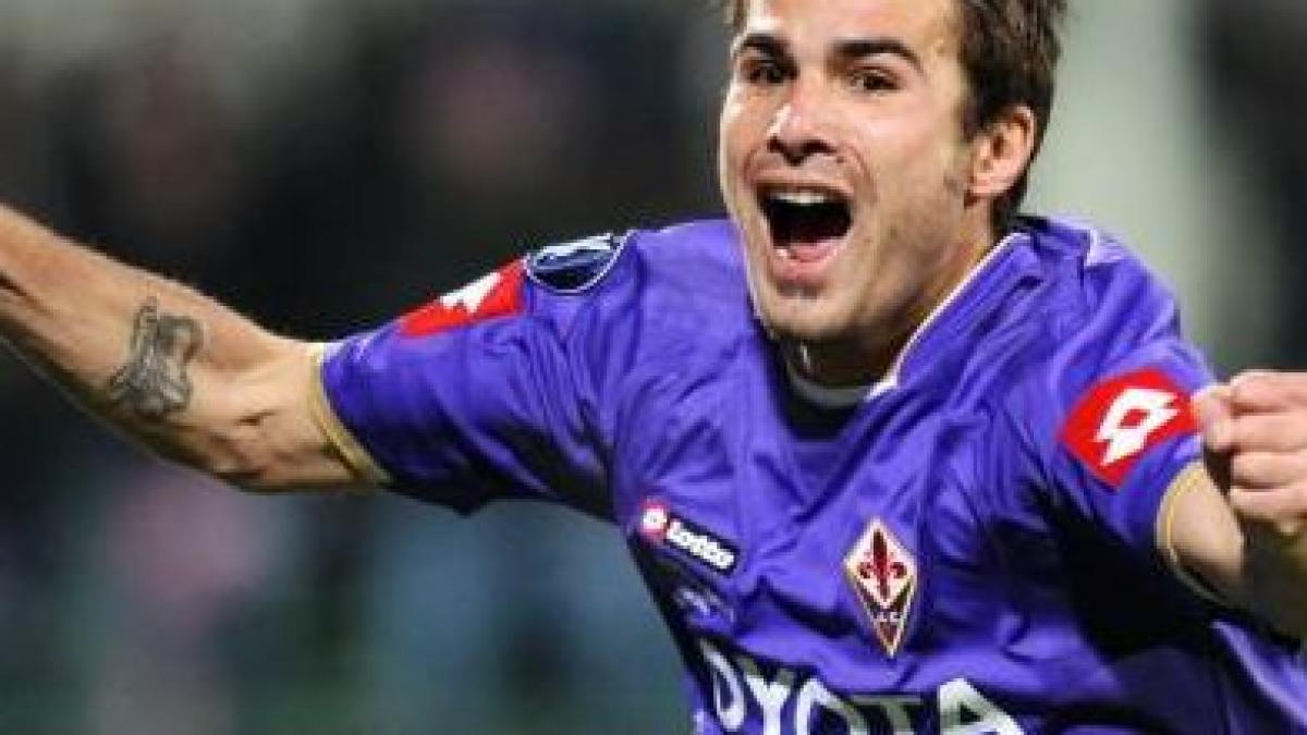 adrian mutu califica fiorentina in sferturile cupei italiei inscriind doua goluri video
