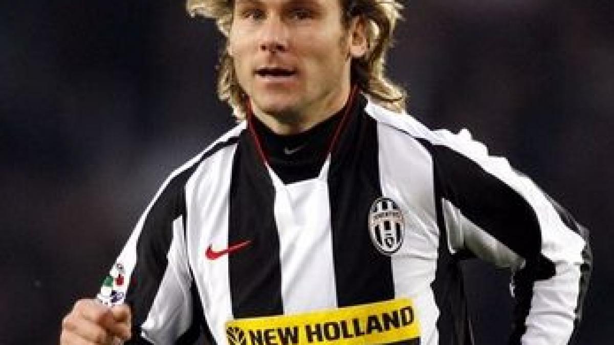 nedved ar putea reveni pe teren in liga a treia franceza cannes i a transferat deja pe wiltord si