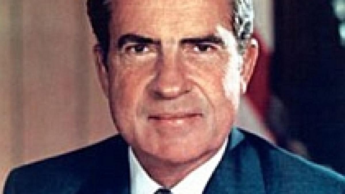 richard nixon a dorit sa dezvolte o relatie personala cu frank sinatra