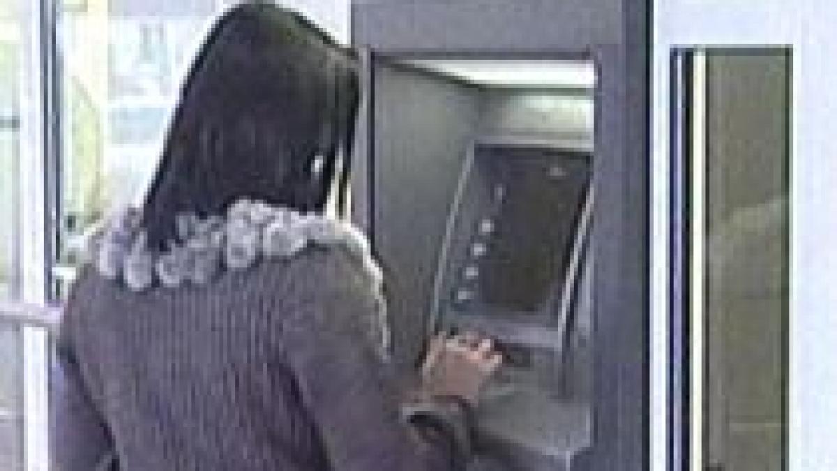 talharie la bancomat in miezul zilei pe bulevardul magheru video