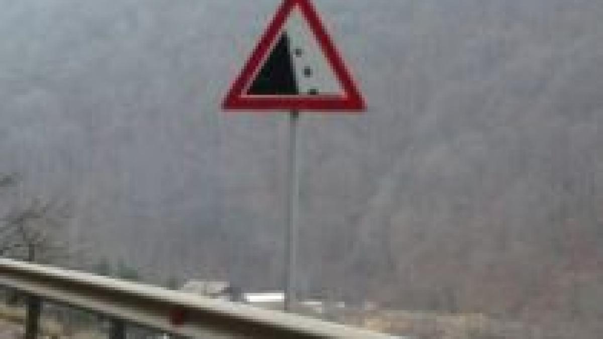 circulatia pe dn 10 intre brasov si buzau restrictionata din cauza caderilor de pietre video