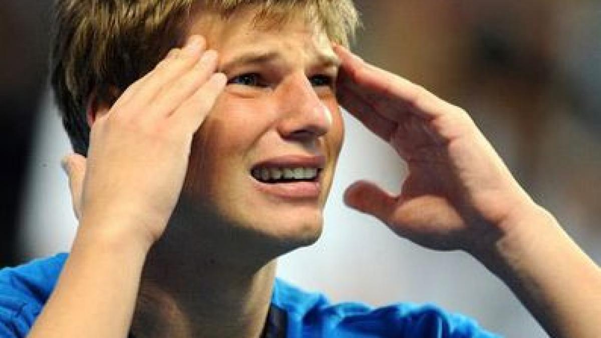 lui arshavin nu ii vine sa creada ca englezii s au speriat de putina zapada si au amanat meciuri