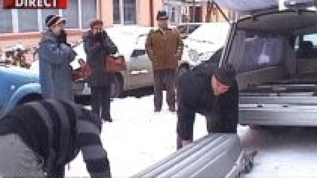 crima socanta la suceava o femeie si a omorat fetitele si s a aruncat de la balcon