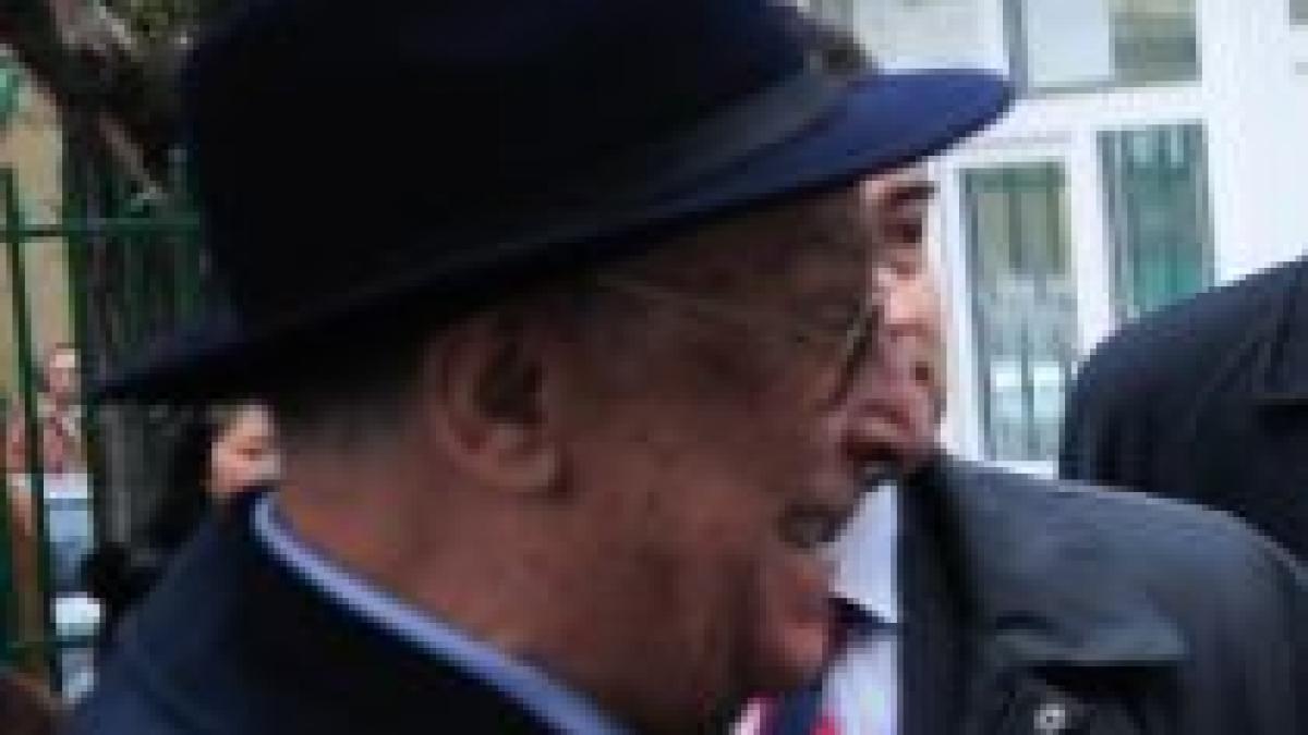 iliescu despre atacurile energetice intelectualii cu formatie solida nu se lasa antrenati in