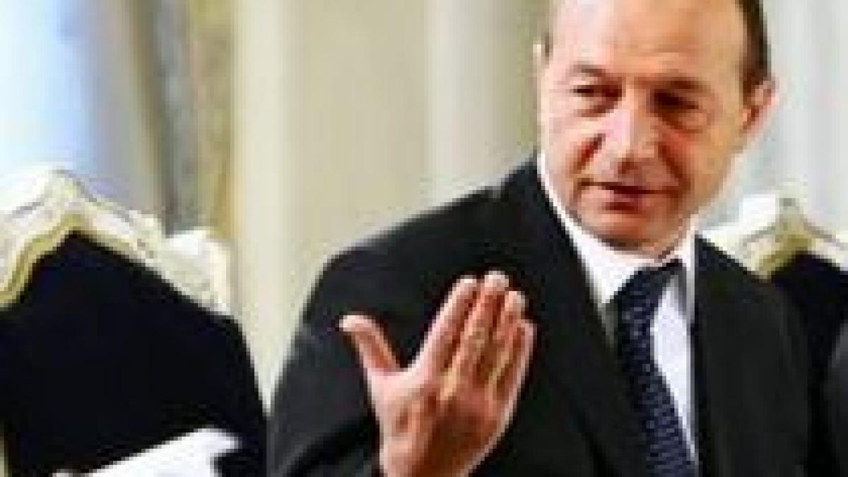 basescu vrea introducerea votului prin corespondenta pentru romanii din strainatate