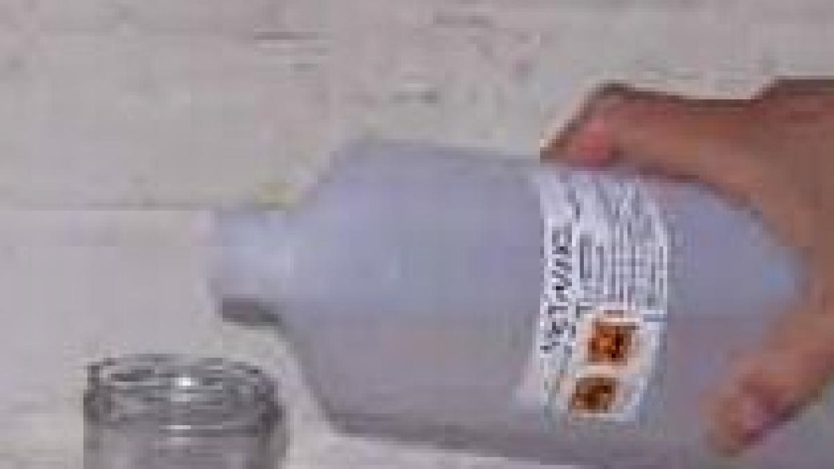 un barbat a murit si patru au ajuns la spital dupa ce au baut trei zile alcool metilic