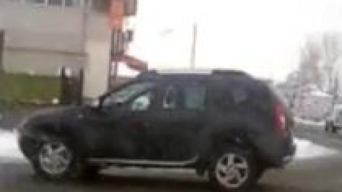 dacia duster se plimba deja pe soselele din romania video