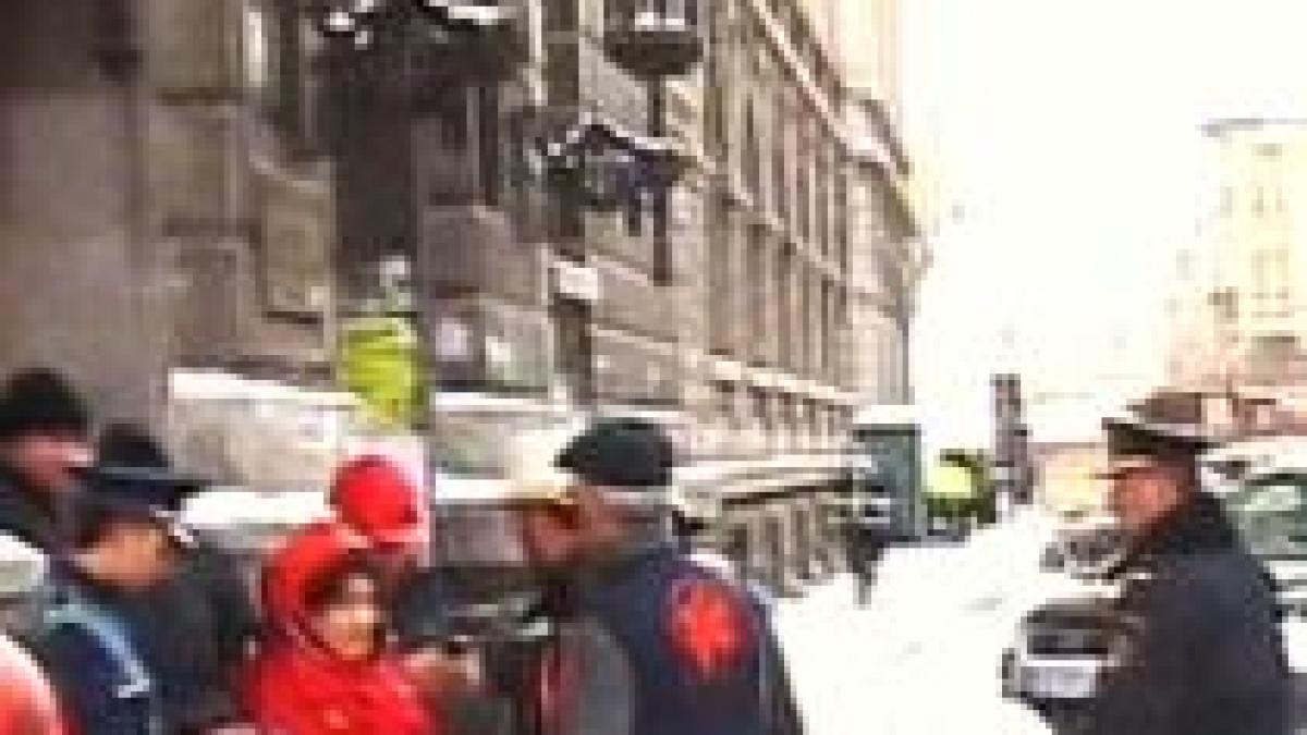 incendiu la facultatea de litere din capitala studentii si personalul au fost evacuati video