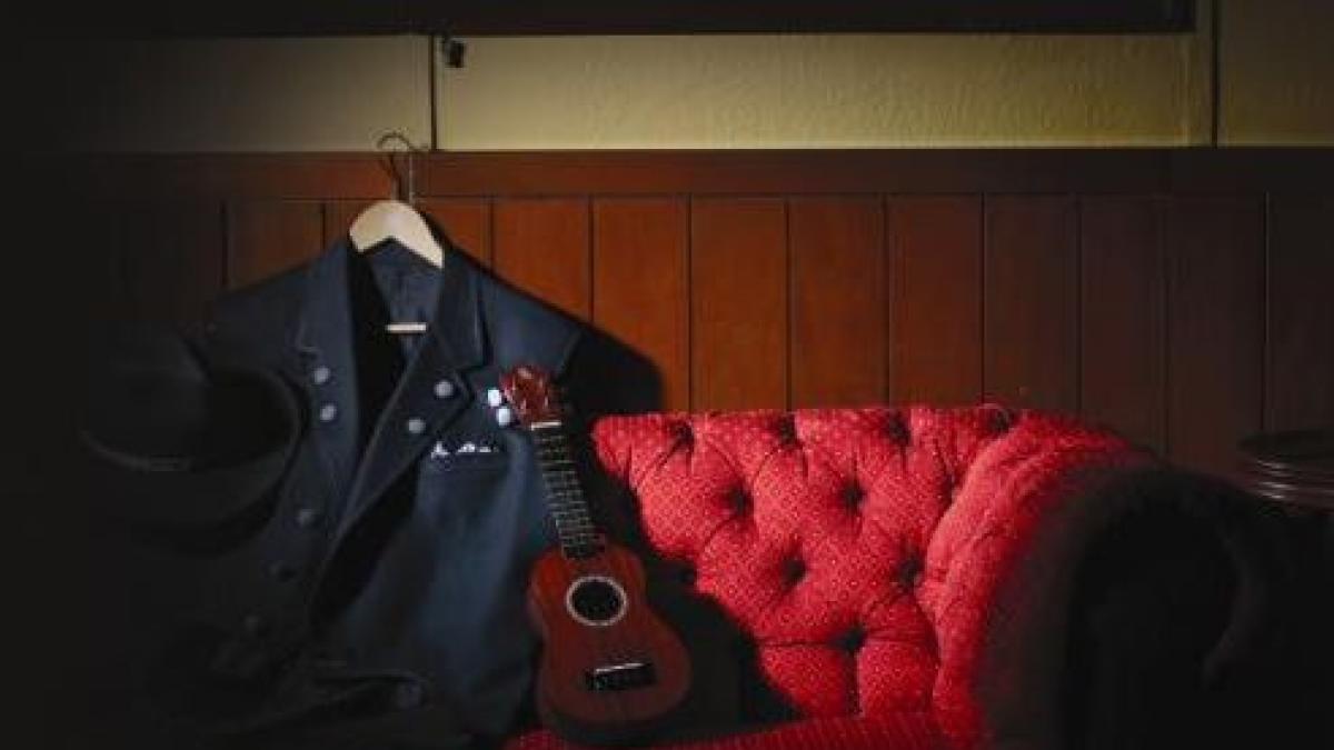 luni 25 ianuarie numai cu jurnalul national asculta cantece de semineu