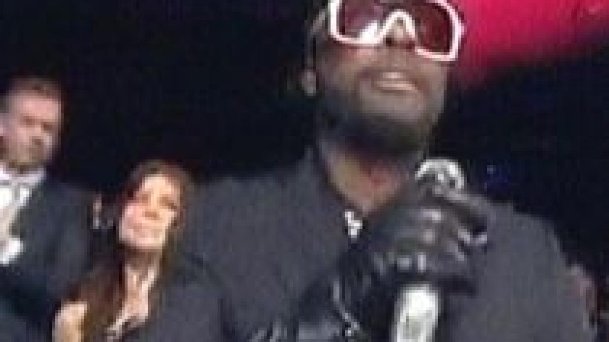 gafa la premiile nrj de la cannes trupa black eyed peas declarata castigatoare din greseala video