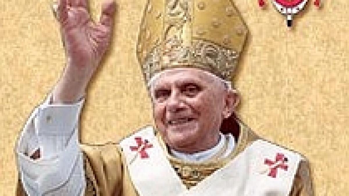 papa le cere preotilor sa promoveze credinta pe bloguri