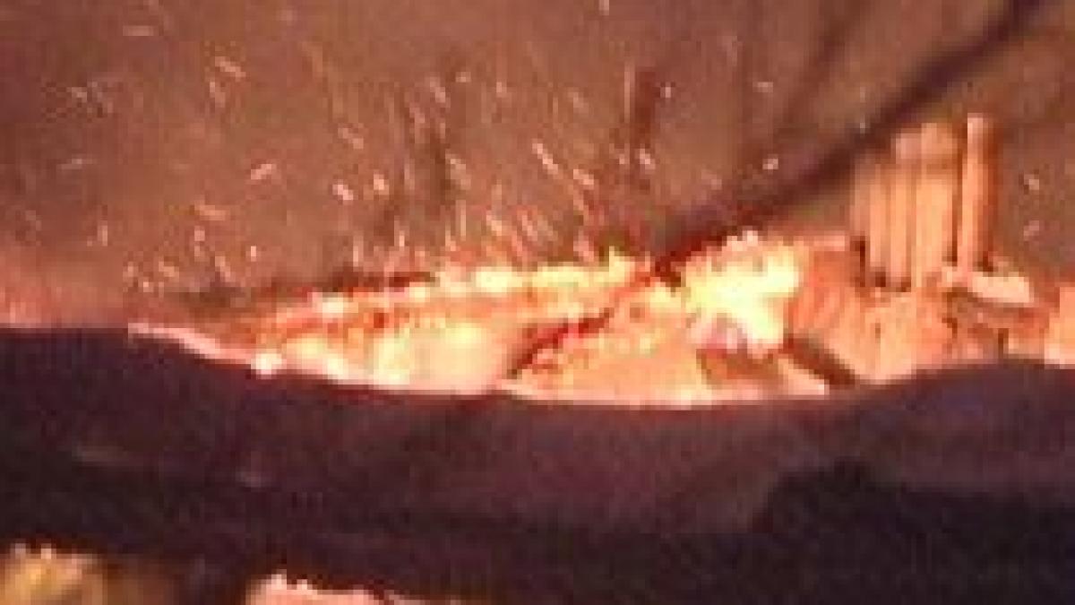 incendiu puternic la iasi o casa a ars din temelii video