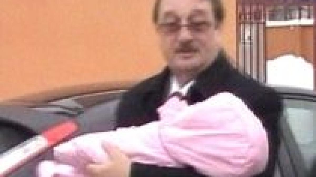 mircea basescu a botezat o pe nepoata lui bercea mondialul video