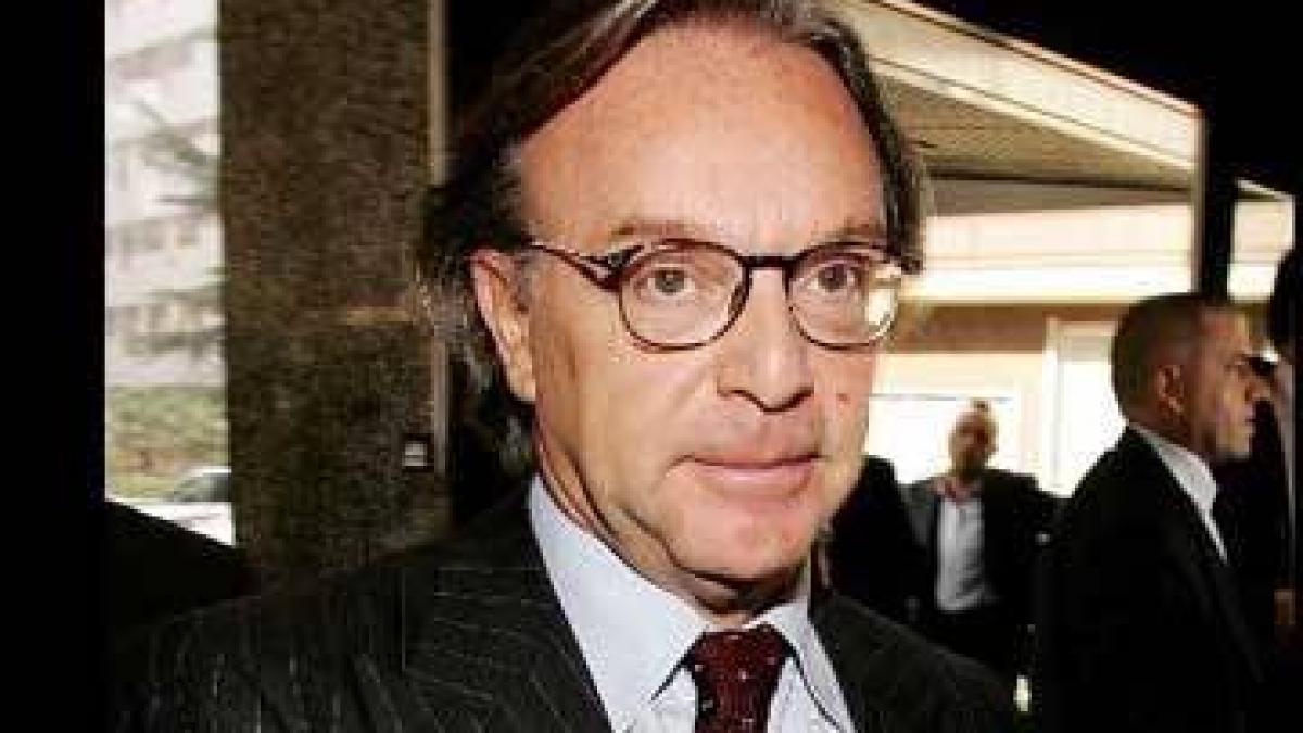 presedintele fiorentinei adrian mutu a fost naiv dar suntem datori sa ii fim alaturi