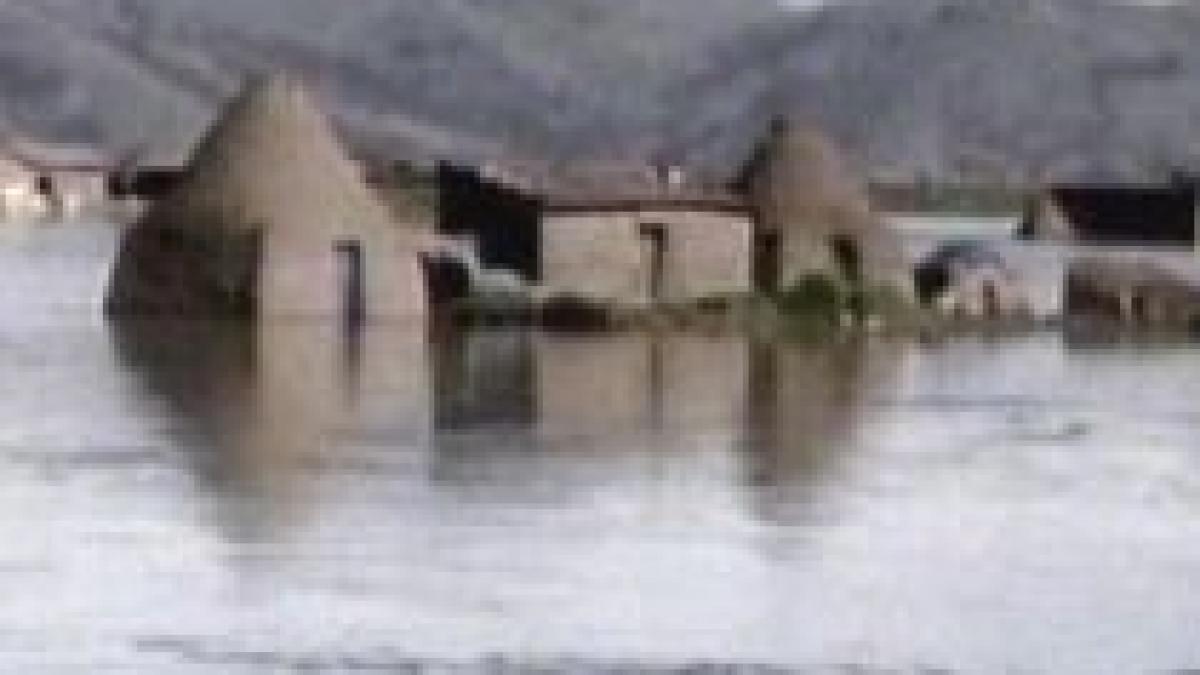 turistii izolati de inundatii la machu pichu au fost salvati video