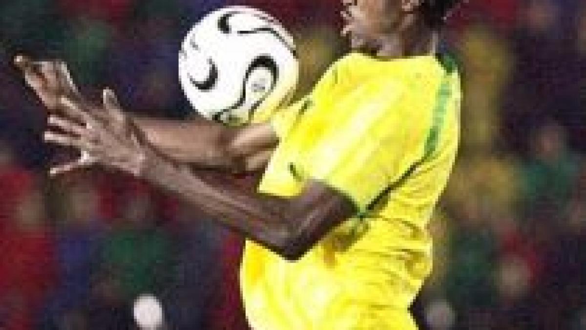 adebayor furios pentru suspendarea nationalei togo de la urmatoarele cupe ale africii