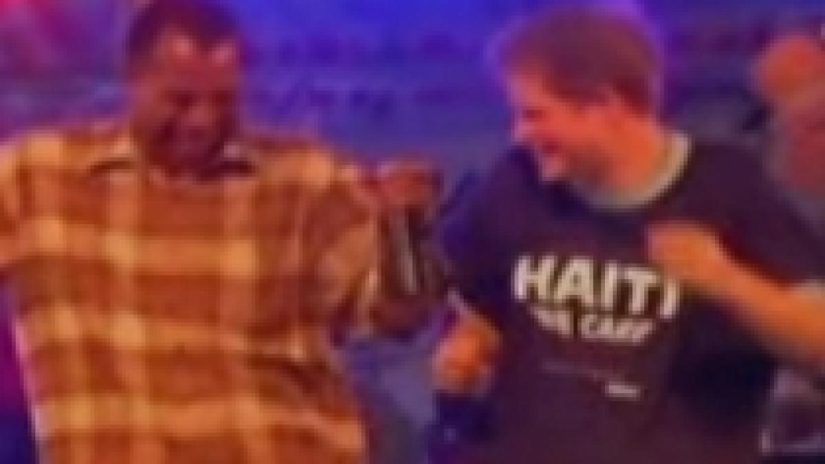 printul harry danseaza pentru sinistratii din haiti video