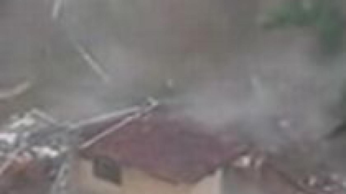 casa strivita de o alunecare de teren in brazilia video