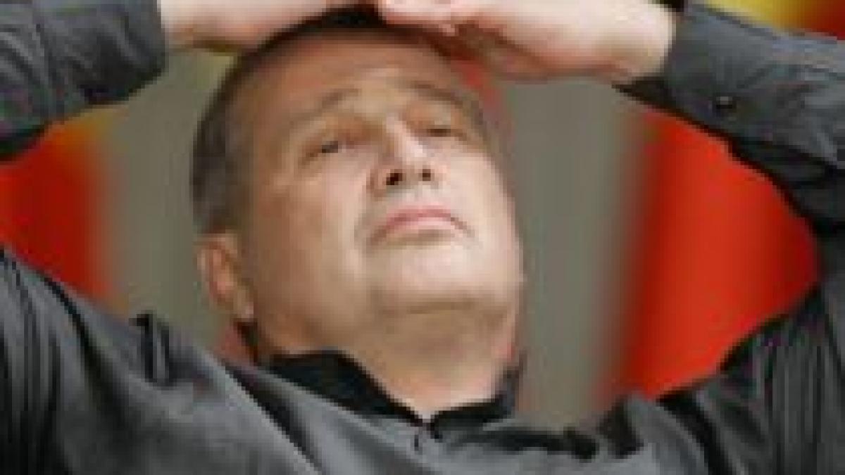 mircea dinescu acuzat de ani de incompatibilitate este cam jalnica povestea video