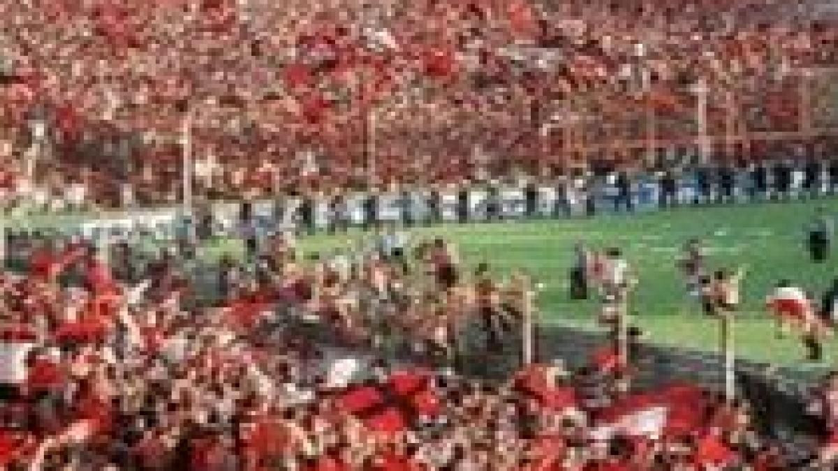 un fan de 14 ani al echipei newell s old boys impuscat de trei ori in cap alti doi suporteri raniti