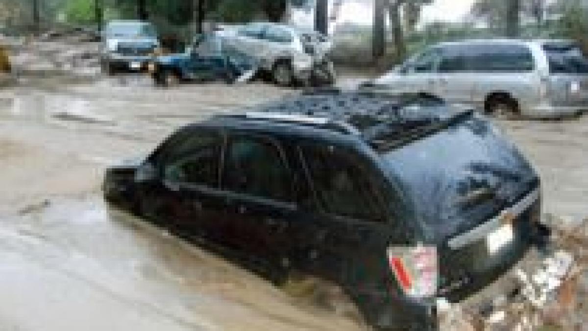 alunecari violente de teren in nordul los angelesului