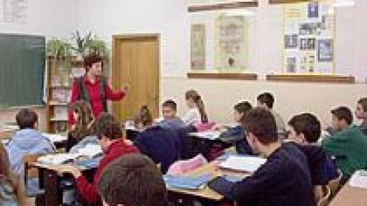 vacanta prelungita scolarii si prescolarii din bucuresti si 11 judete stau luni acasa video