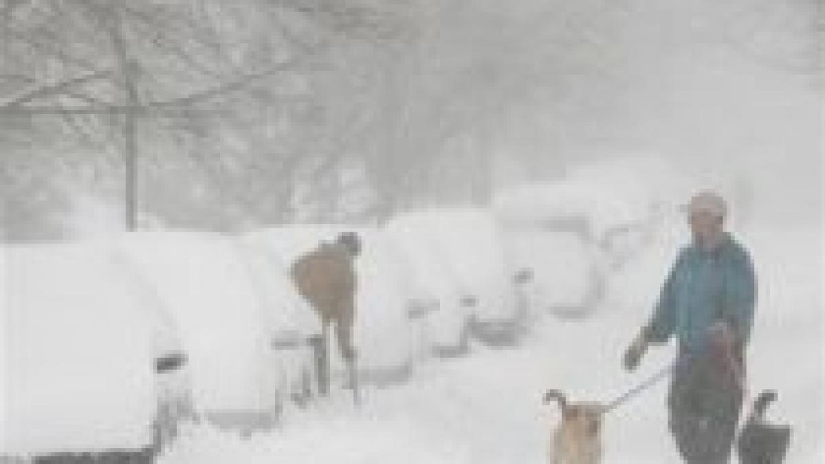 washington sub nameti stratul de zapada atinge 60 de centimetri