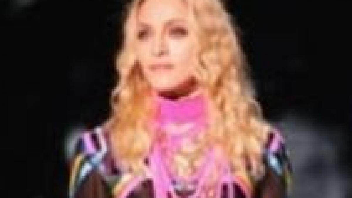 madonna indragostita de un spaniol mai batran cu un an decat jesus
