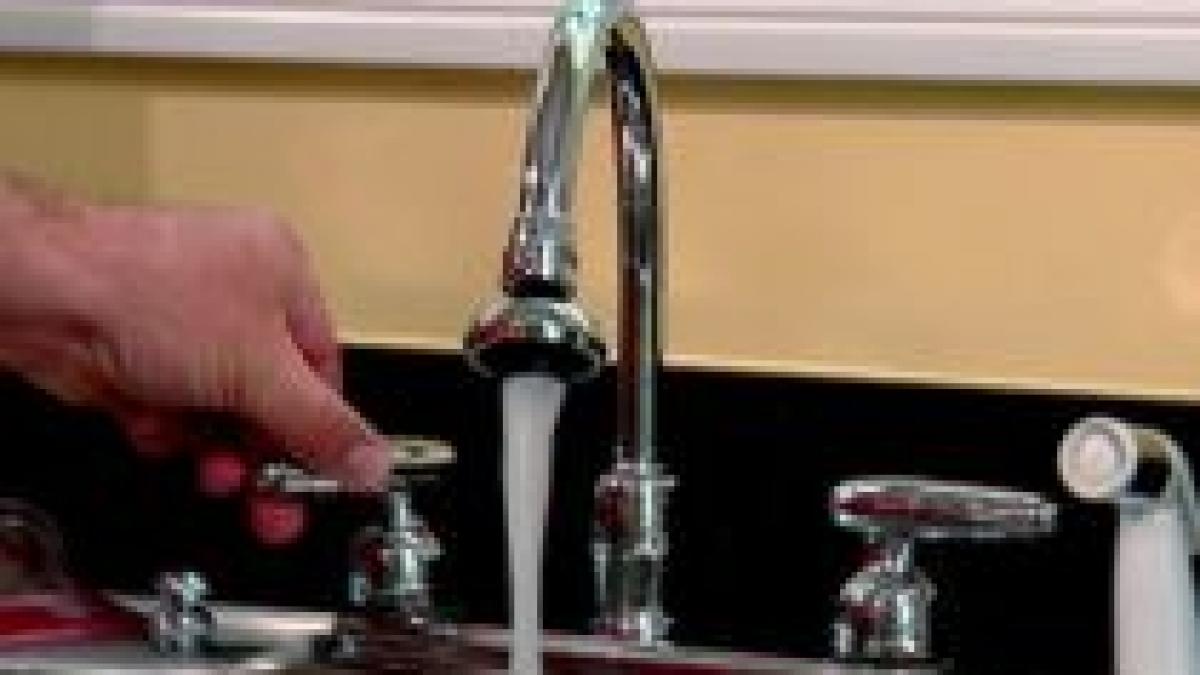 soldat american arestat dupa ce i a aplicat fiicei sale metoda simularii inecului pentru ca nu stia