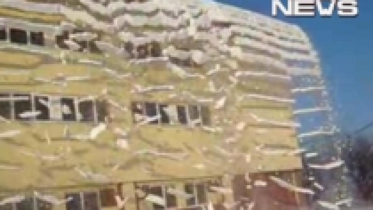 cascada de zapada de ce nu e indicat sa va parcati masinile langa cladiri video