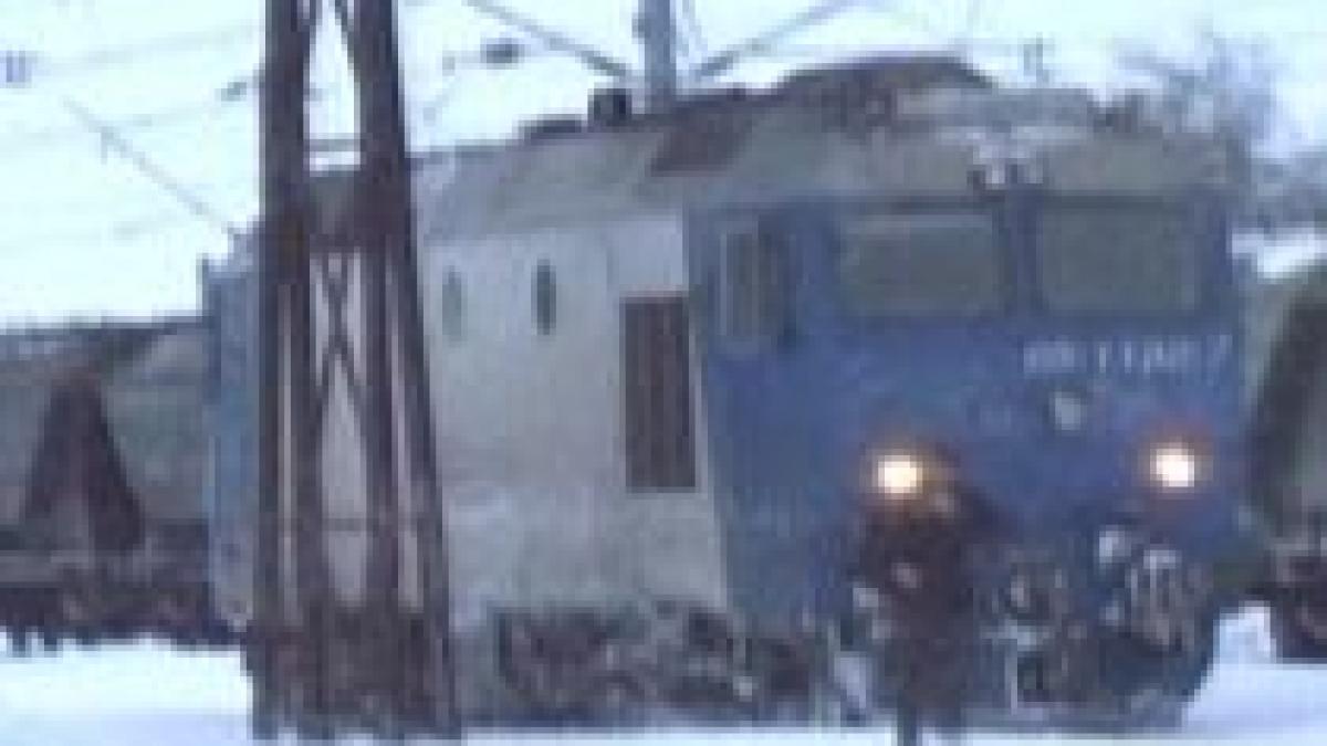 sase trenuri blocate din cauza conditiilor meteo alte 43 au fost anulate de cfr
