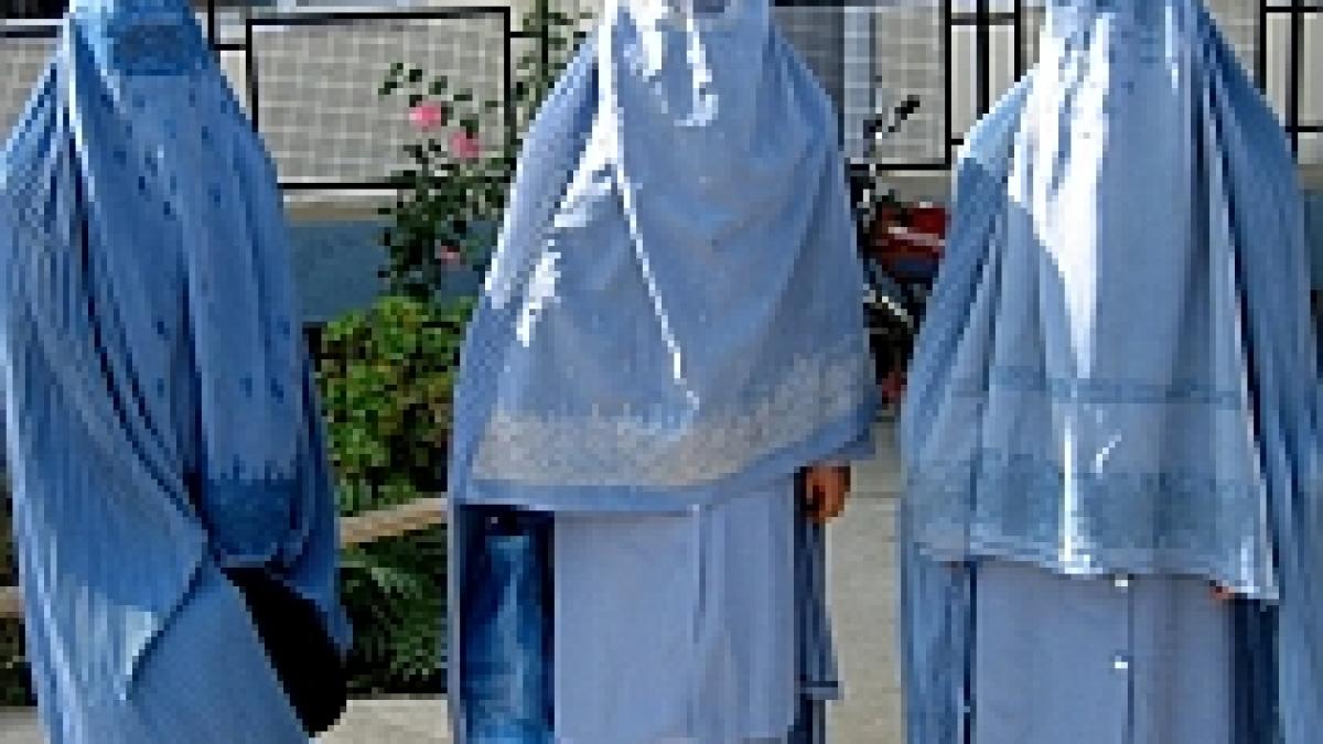 un arab a descoperit la nunta ca sotia este sasie si cu barba in spatele voalului