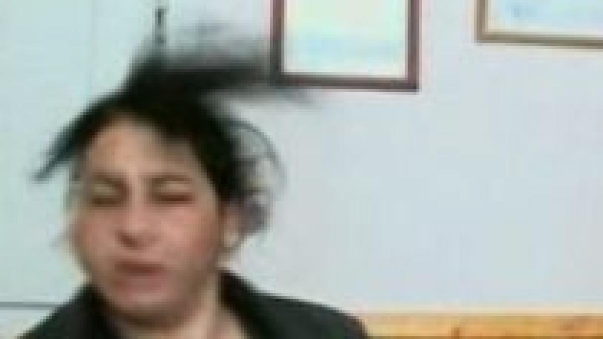 incident violent intr o scoala din mures profesoara agresiva palmuita de un politist video