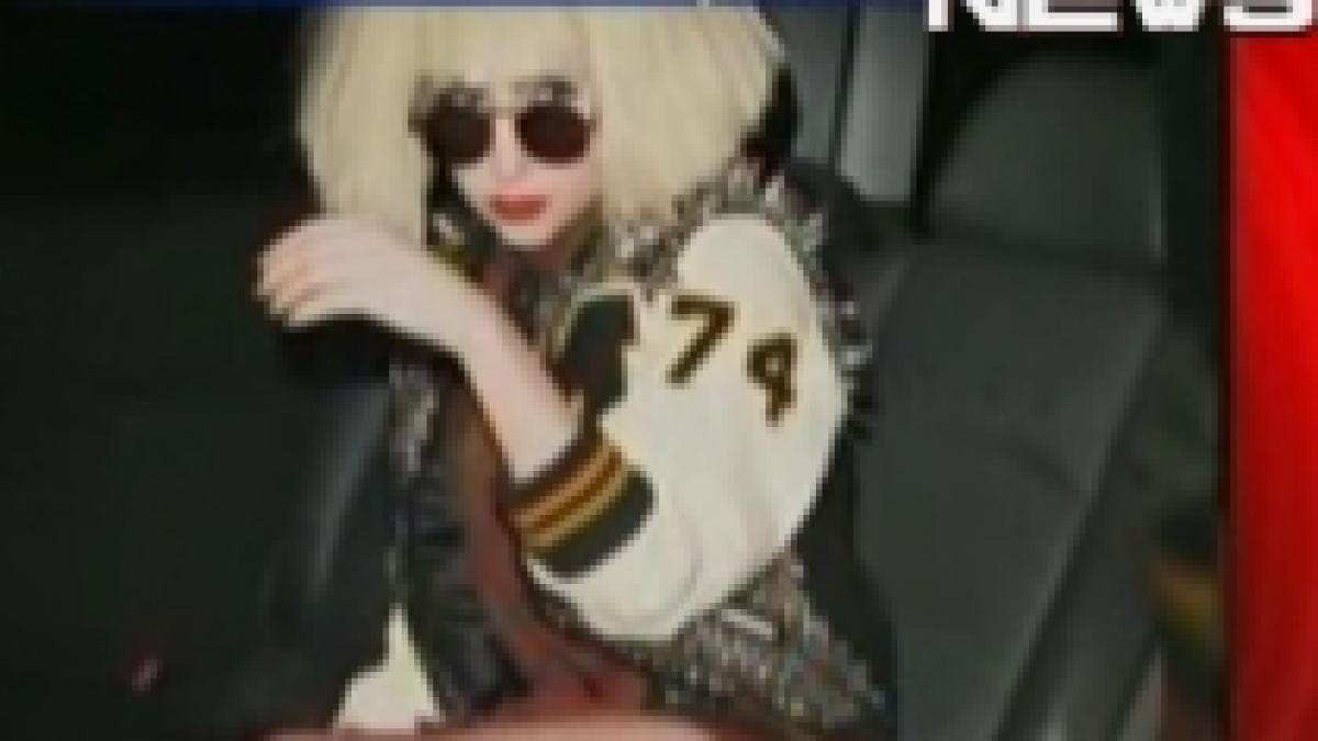 aparitie excentrica lady gaga a fost fotografiata fara fusta video