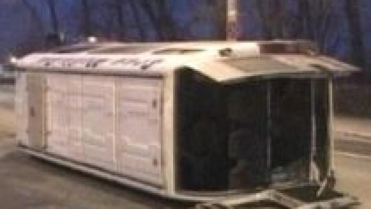 infotrafic accident la intrarea in mamaia noua raniti dupa ce un microbuz s a rasturnat video