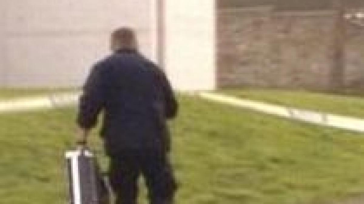 suceava o femeie si fiica sa de 6 ani gasite impuscate in cap surse familia datora cateva mii de