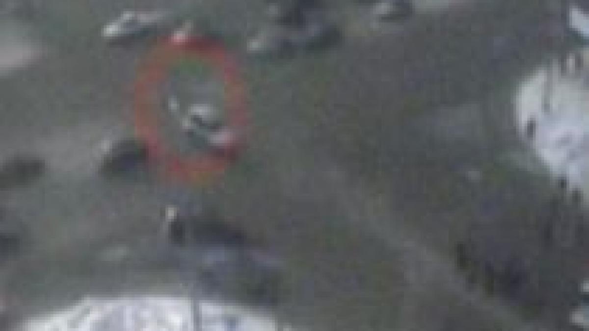 au scapat cu viata dupa ce au fost izbiti pe trecere de un bolid imagini socante