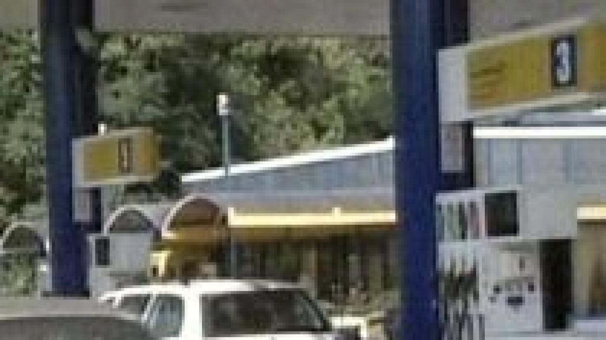 benzina la rompetrol cu 3 bani pe litru mai ieftina