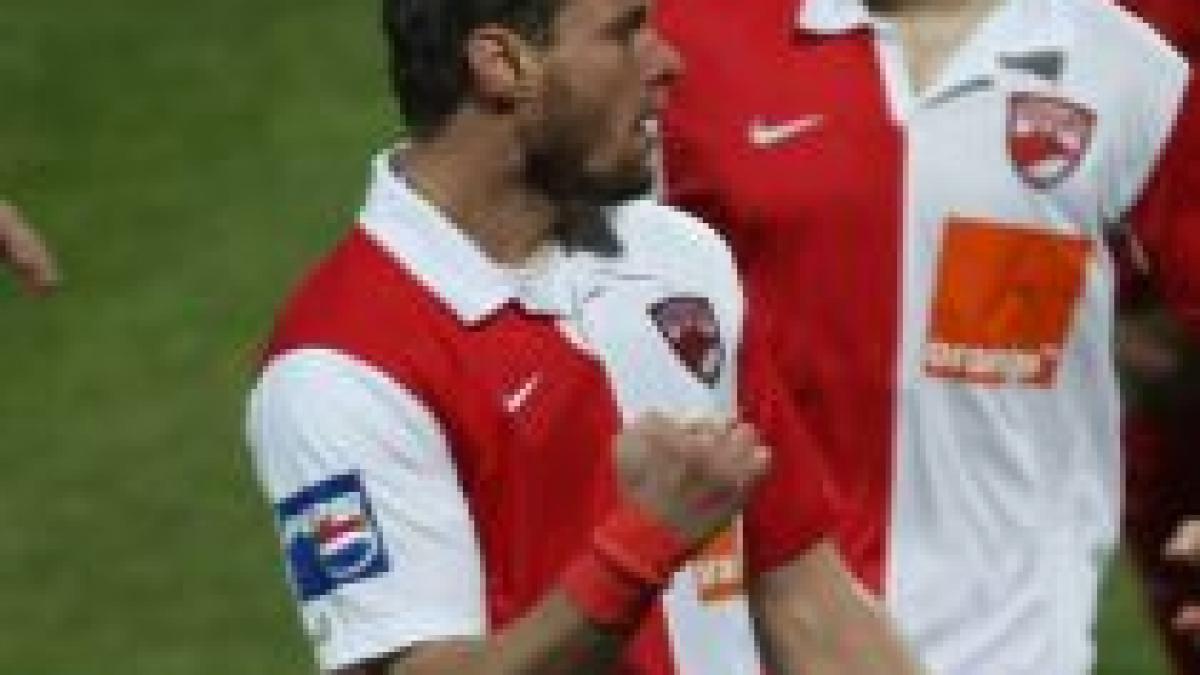 dinamo u craiova 2 1 arbitrajul lui augustus constantin ii scandalizeaza pe olteni