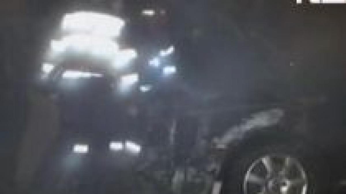 masina de teren a vicepresedintelui pdl sorin frunzaverde a ars in intregime video