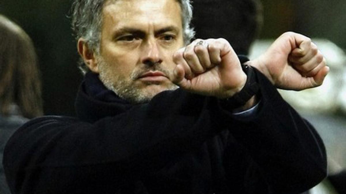 mourinho taxat pentru gestul cu mainile incatusate alti patru interisti au fost suspendati