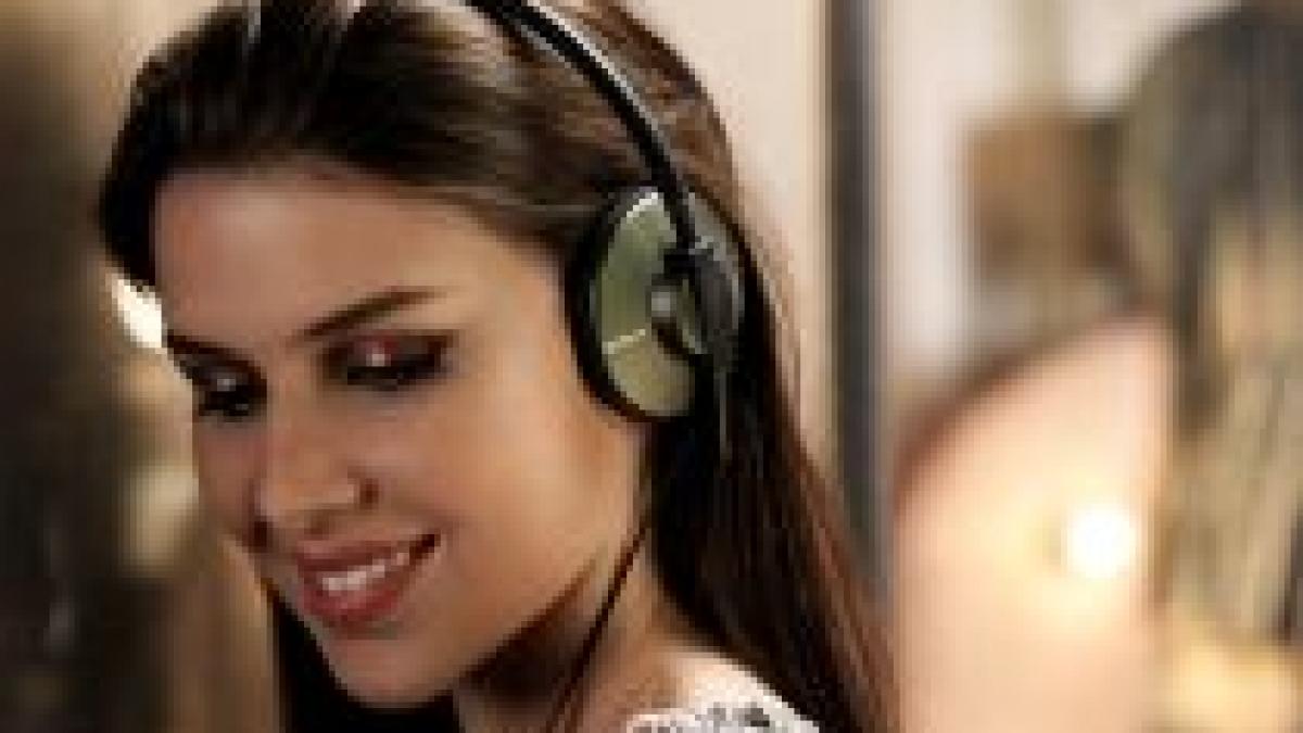 sony anunta trei noi modele de casti de tip inchis usoare si intraauriculare foto