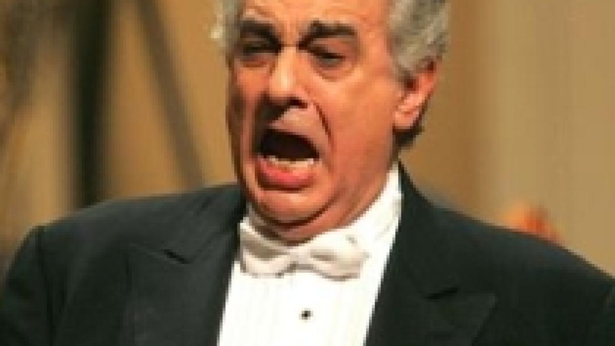 placido domingo va fi operat in urma unor dureri abdominale puternice