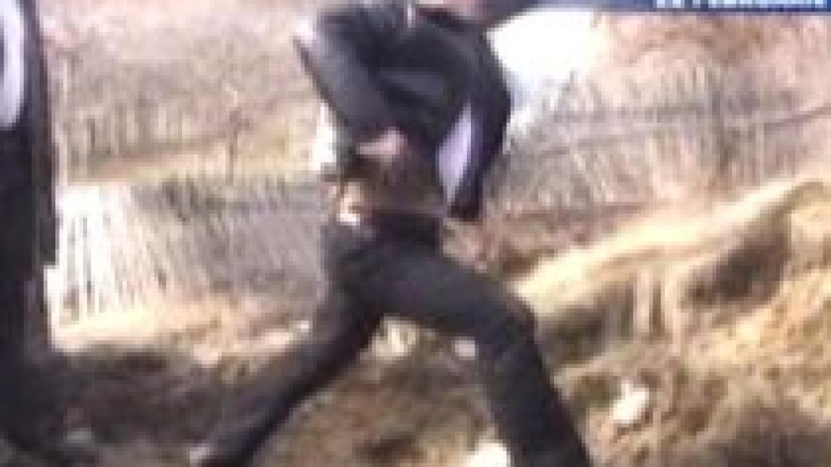 premierul boc a reusit sa treaca un hop la propriu video